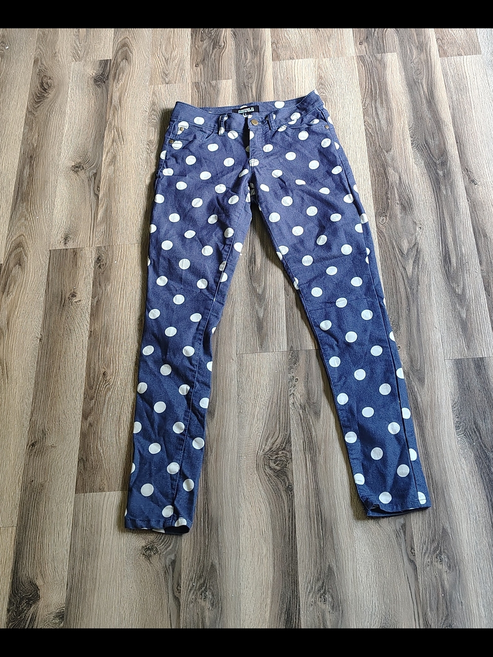 Ladies Size 4 Cutesy Pixie Polka Dot Premium Skinny Jeans - Picture 1 of 3